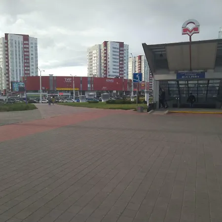 Метро Михалова Apartament *